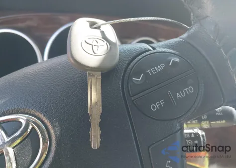 2008 Toyota Sequoia Limited 5.7L V8 z USA, uszkodzony, nr VIN 5TDZY68A28S011851